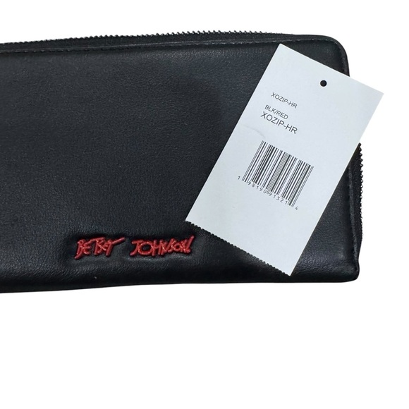 Betsey Johnson Valentine zip around wallet 8.5x5 inches NWOT excellent condition - Picture 9 of 9